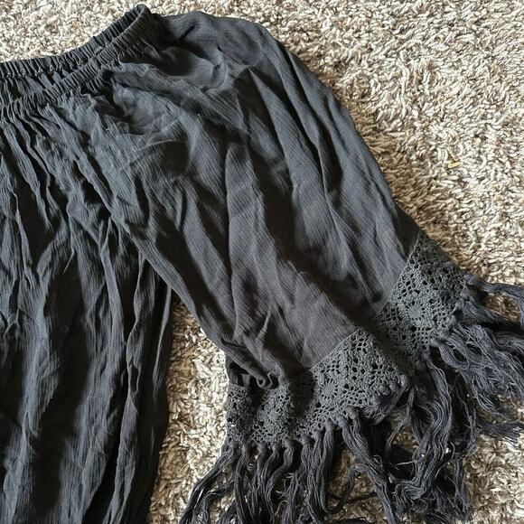 NWT Elan Fringe Beach Black One Piece Off The Shoulder Lightweight Romper Medium - Picture 3 of 5